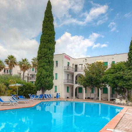 Hotel Riviera Пьетра-Лигуре Экстерьер фото