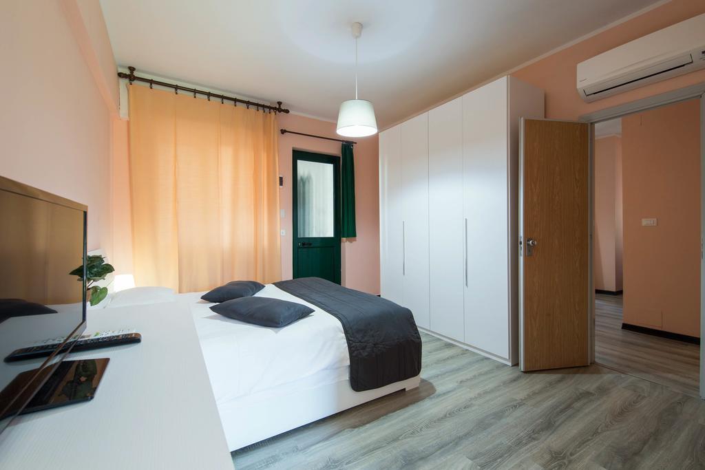 Hotel Riviera Пьетра-Лигуре Номер фото