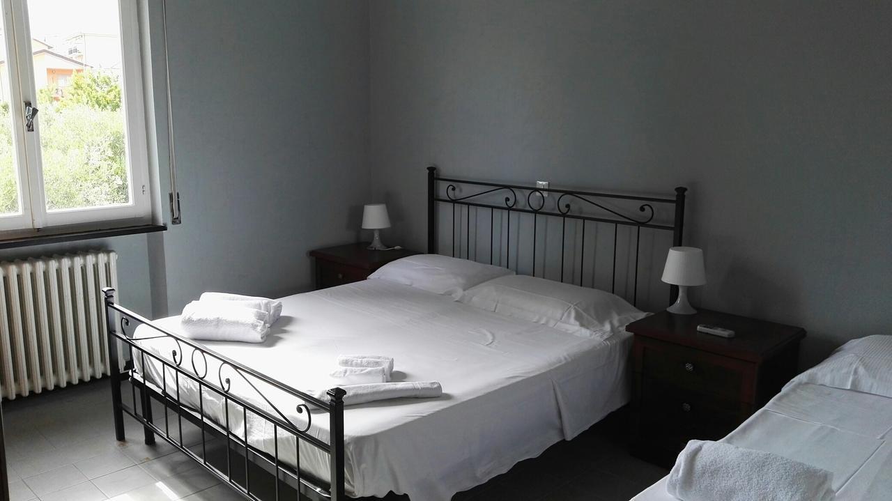 Hotel Riviera Пьетра-Лигуре Экстерьер фото